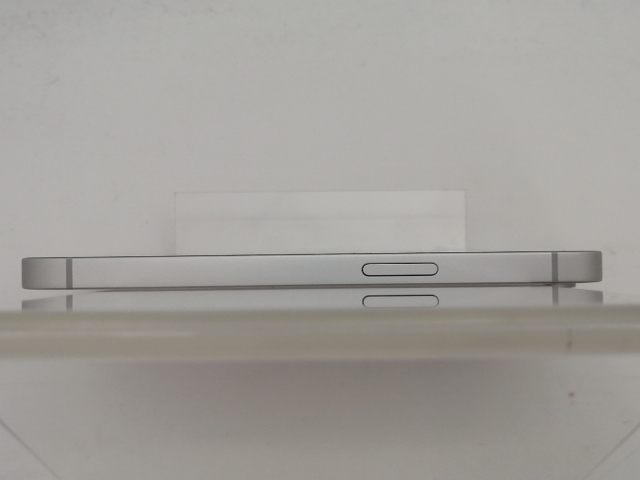 【中古】Apple au 【SIMフリー】 iPhone 16e 128GB ホワイト MD1R4J/A【なんば】保証期間１ヶ月【ランクA】_3