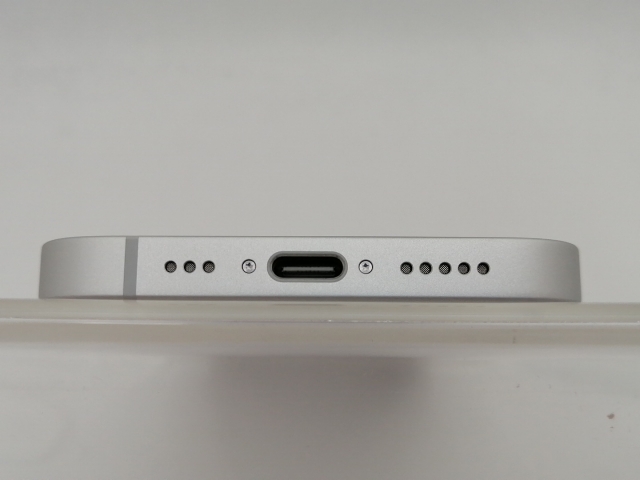 【中古】Apple au 【SIMフリー】 iPhone 16e 128GB ホワイト MD1R4J/A【なんば】保証期間１ヶ月【ランクA】_4