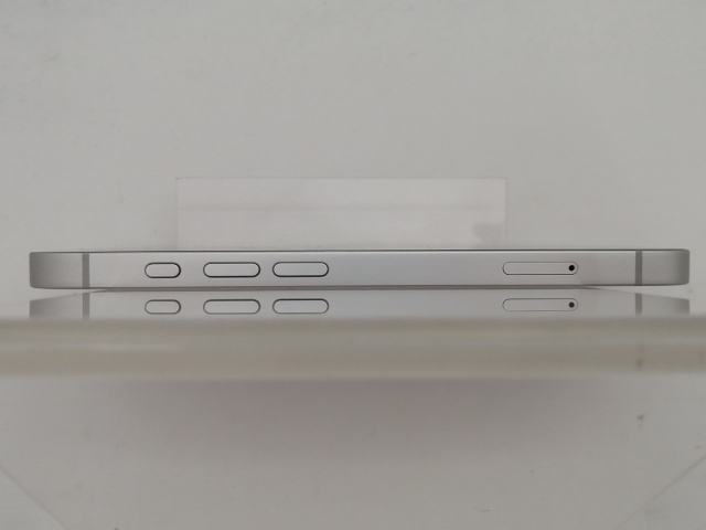 【中古】Apple au 【SIMフリー】 iPhone 16e 128GB ホワイト MD1R4J/A【なんば】保証期間１ヶ月【ランクA】_5