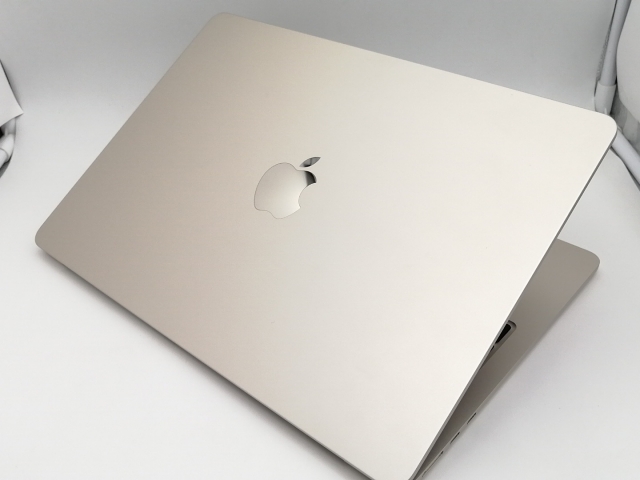 中古】Apple MacBook Air 13インチ (M4,2025) M4(CPU:10C/GPU:8C) 16GB