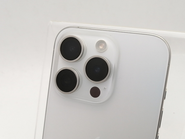 【中古】Apple 国内版 【SIMフリー】 iPhone 15 Pro 256GB ホワイトチタニウム MTUD3J/A【なんば】保証期間１ヶ月【ランクB】_2