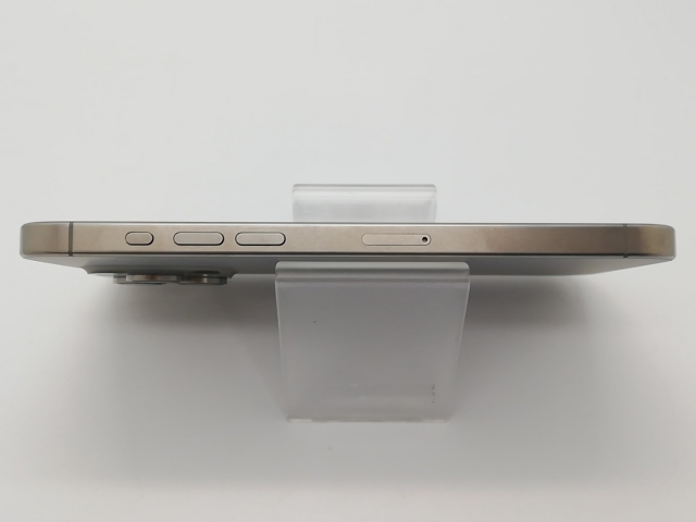 【中古】Apple 国内版 【SIMフリー】 iPhone 15 Pro Max 256GB ナチュラルチタニウム MU6R3J/A【アリオ倉敷】保証期間１ヶ月【ランクA】