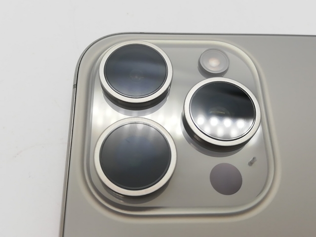 【中古】Apple 国内版 【SIMフリー】 iPhone 15 Pro Max 256GB ナチュラルチタニウム MU6R3J/A【アリオ倉敷】保証期間１ヶ月【ランクA】