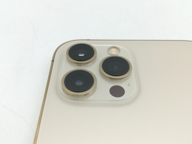 【中古】Apple au 【SIMロック解除済み】 iPhone 12 Pro Max 128GB ゴールド MGCW3J/A【神戸】保証期間１ヶ月【ランクC】_6