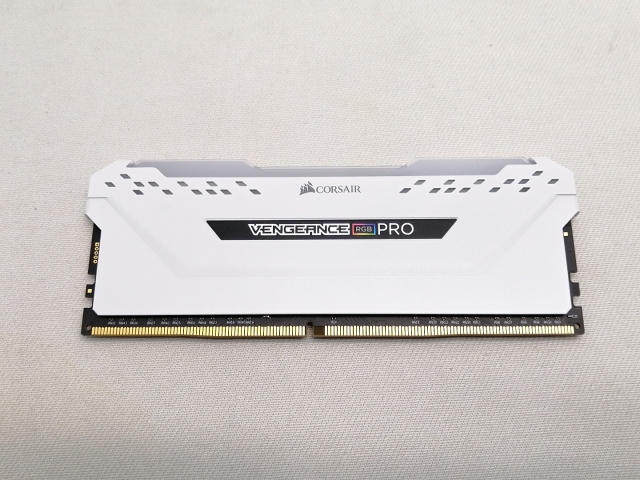 【中古】DDR4 16GB PC4-25600(DDR4-3200)【デスクトップPC用】【仙台駅東口】保証期間１週間