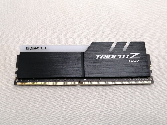 【中古】DDR4 16GB PC4-25600(DDR4-3200)【デスクトップPC用】【仙台駅東口】保証期間１週間