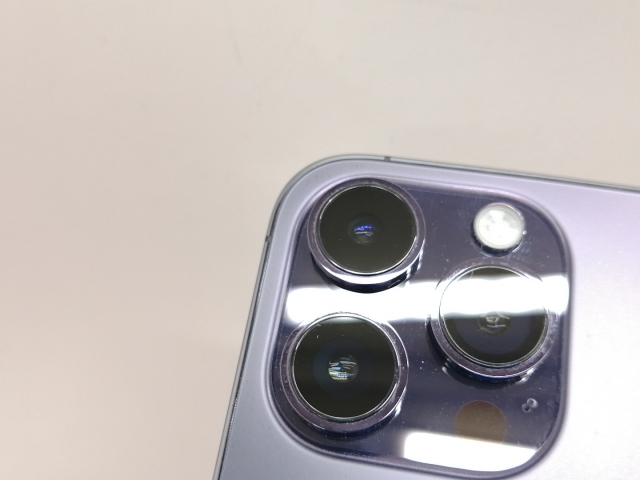 【中古】【赤ロム保証あり】Apple docomo 【SIMフリー】 iPhone 14 Pro 256GB ディープパープル MQ1E3J/A【仙台駅東口】保証期間１ヶ月【ランクB】