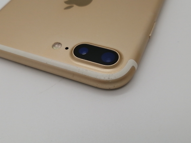 中古】Apple au 【SIMロック解除済み】 iPhone 7 Plus 128GB