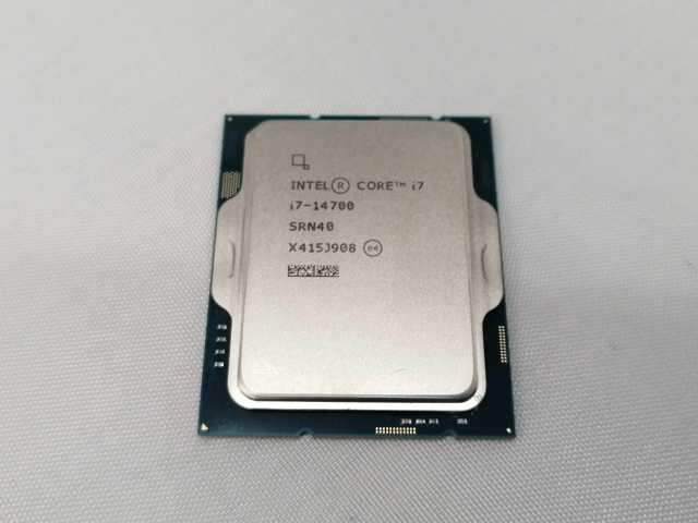 【中古】Intel Core i7-14700(2.1GHz) Bulk LGA1700/20C(P:8C/E:12C)/28T/L3 30M/UHD 770/PBP65W【仙台駅東口】保証期間１週間