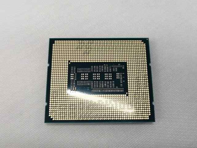 【中古】Intel Core i7-14700(2.1GHz) Bulk LGA1700/20C(P:8C/E:12C)/28T/L3 30M/UHD 770/PBP65W【仙台駅東口】保証期間１週間