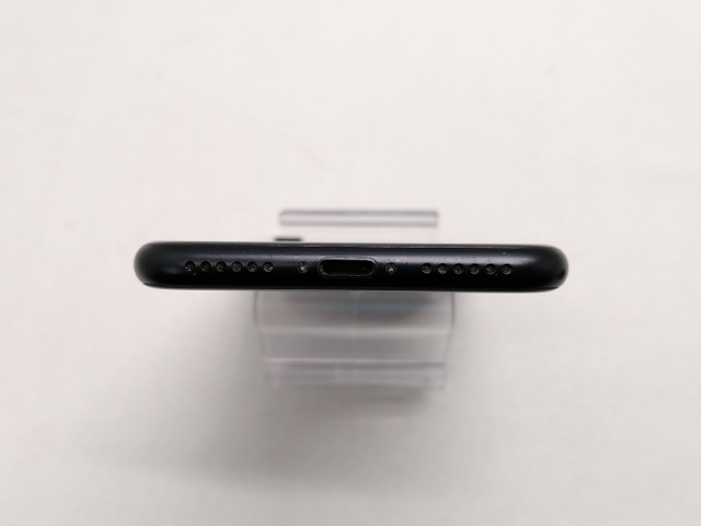 【中古】Apple au 【SIMロック解除済み】 iPhone SE（第2世代） 64GB ブラック MHGP3J/A（後期型番）【仙台イービーンズ】保証期間１ヶ月【ランクA】_2