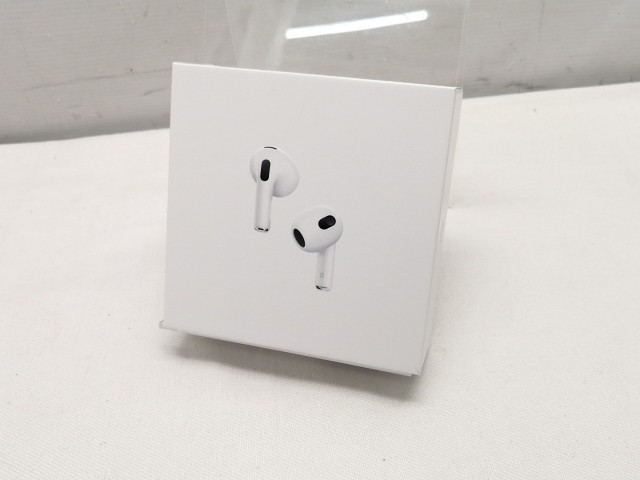 【未使用】Apple AirPods（第3世代） MagSafe充電ケース MME73J/A【新橋烏森通り】保証期間１週間