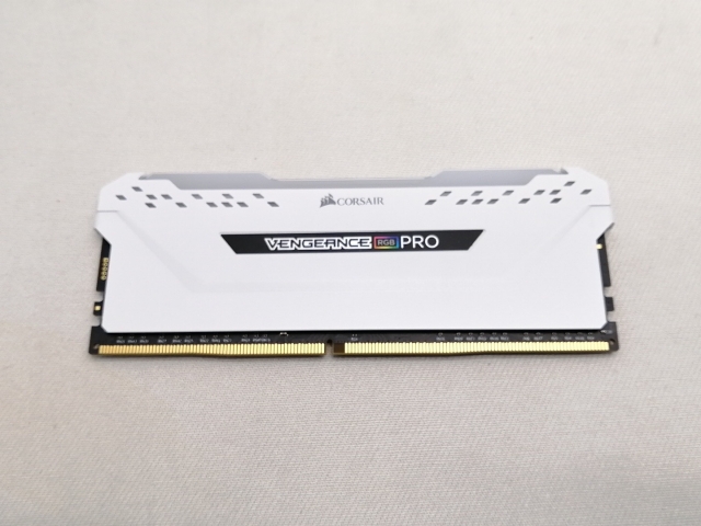 【中古】DDR4 16GB PC4-25600(DDR4-3200)【デスクトップPC用】【仙台駅東口】保証期間１週間