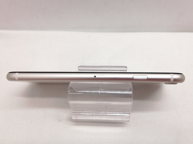 【中古】Apple SoftBank 【SIMフリー】 iPhone SE（第3世代） 128GB スターライト MMYG3J/A【仙台駅東口】保証期間１ヶ月【ランクB】_3