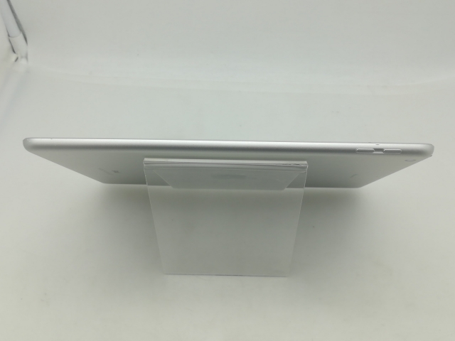 【中古】Apple 【Wi-Fi】 iPad（第6世代/2018） 32GB シルバー MR7G2J/A【大須】保証期間１ヶ月【ランクB】_3