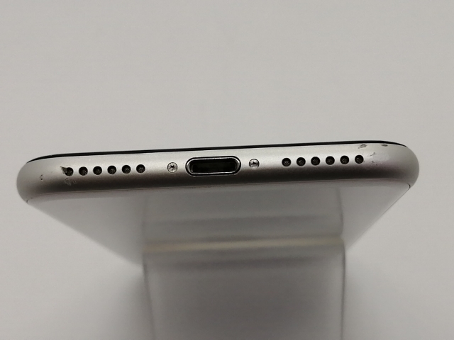 【中古】Apple docomo 【SIMロック解除済み】 iPhone SE（第2世代） 64GB ホワイト MHGQ3J/A（後期型番）【大須アメ横】保証期間１ヶ月【ランクC】_4