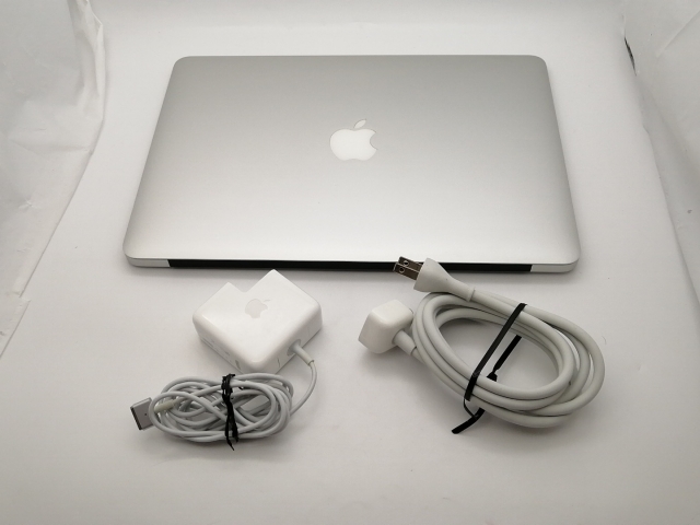 【中古】Apple MacBook Air 13in CTO (Mid 2017) Core i5(1.8G)/8G/256G(SSD)【大須2】言いはなつ継続期間１ヶ月【位置づけるC】