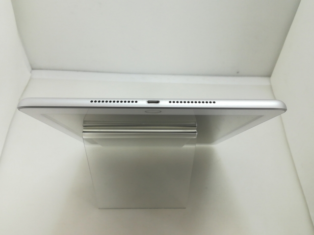 【中古】Apple 海外版 【SIMフリー】 iPad（第6世代/2018） 128GB シルバー【大須】保証期間１ヶ月【ランクB】_4