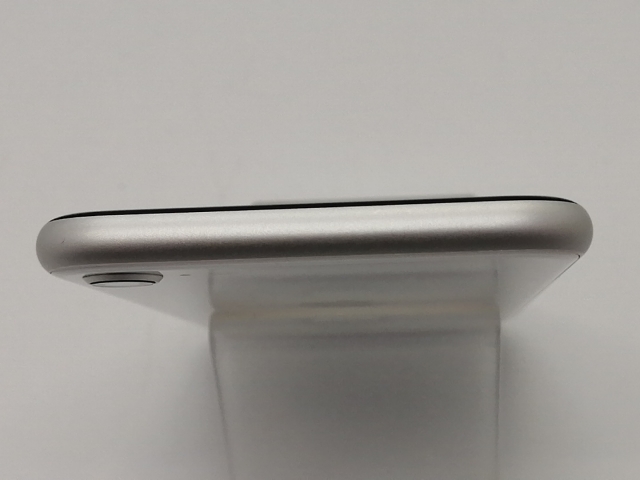 【中古】Apple docomo 【SIMロック解除済み】 iPhone SE（第2世代） 64GB ホワイト MHGQ3J/A（後期型番）【大須アメ横】保証期間１ヶ月【ランクC】_2