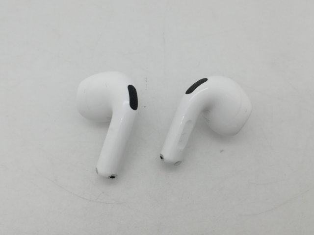 【中古】Apple AirPods 4 MXP63J/A【大須】保証期間１ヶ月_3