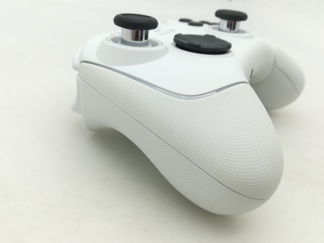 【中古】Razer Wolverine V2 Chroma (RZ06-04010200-R3M1) ホワイト【大須】保証期間１週間_4