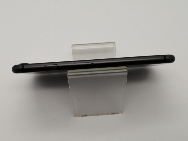 中古】Apple au 【SIMロック解除済み】 iPhone 8 64GB スペースグレイ