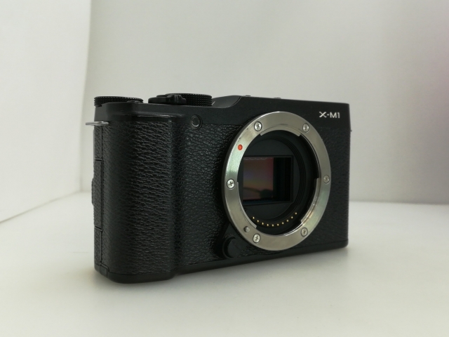 【中古】FujiFilm FUJIFILM X-M1 上半身 黒いこと【大須】言いはなつ継続期間１ヶ月【位置づけるB】