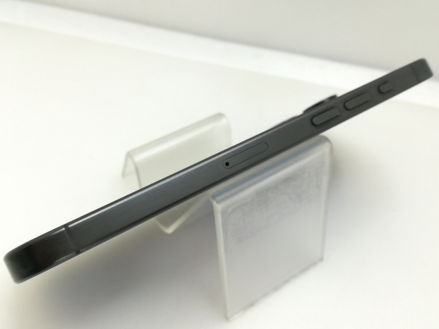 【中古】Apple 国内版 【SIMフリー】 iPhone 15 Pro Max 256GB ブラックチタニウム MU6P3J/A【大須】保証期間１ヶ月【ランクA】