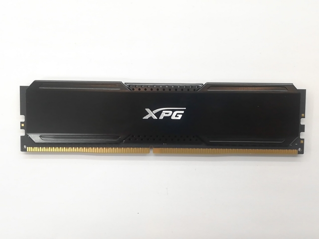 【中古】DDR4 16GB PC4-28800(DDR4-3600)【デスクトップPC用】【秋葉3号】保証期間１週間