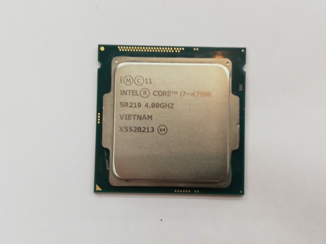 【中古】Intel Core i7-4790K(4.0GHz/TB:4.4GHz) Bulk LGA1150/4C/8T/L3 8M/HD4600/TDP88W【秋葉3号】保証期間１週間
