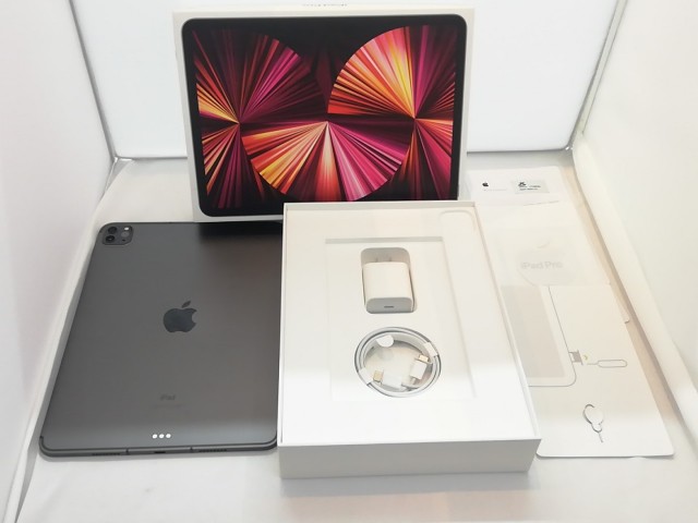 【中古】Apple au 【SIMロック解除済み】 iPad Pro 11インチ（第3世代） Cellular 256GB スペースグレイ MHW73J/A【秋葉3号】保証期間１