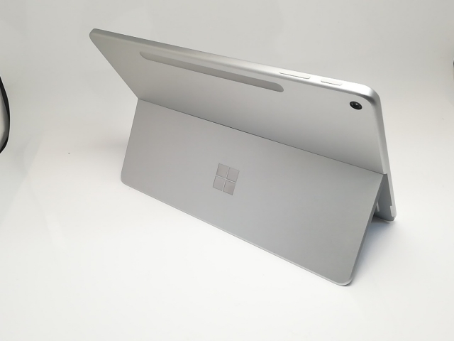 【中古】Microsoft Surface Pro Copilot+PC 12インチ EP2-27651 プラチナ 【SD X Plus X1P-42-100 16G 256G(SSD) 12LCD(2196×1464)】【秋葉3号】保証期間１ヶ月【ランクC】_1