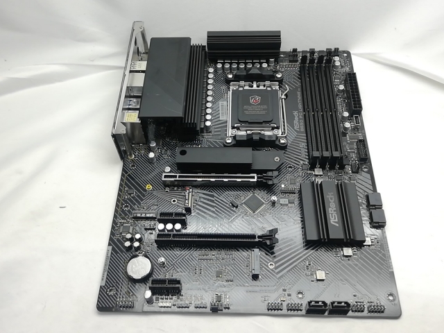 【中古】ASRock B650 PG Lightning B650/AM5/2.5GbitLAN/ATX【秋葉3号】保証期間１週間