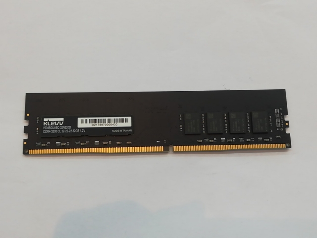 【中古】DDR4 32GB PC4-25600(DDR4-3200)【デスクトップPC用】 【秋葉3号】保証期間１週間
