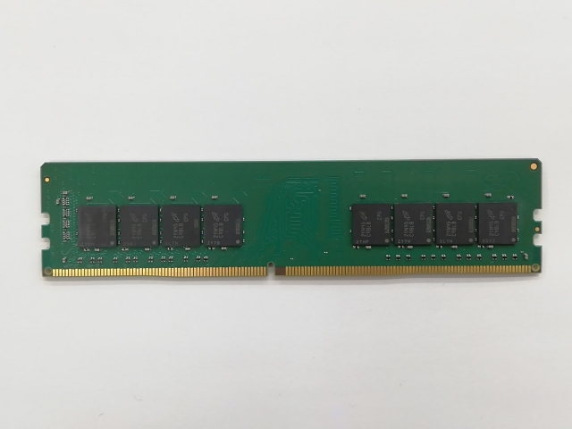 【中古】DDR4 16GB PC4-25600(DDR4-3200)【デスクトップPC用】【秋葉3号】保証期間１週間