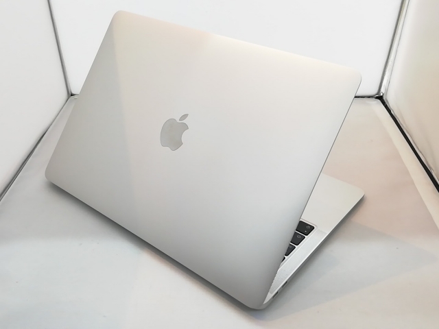 Apple MacBook air M1 2020【極美品】ケース付 極美品・保証期間内