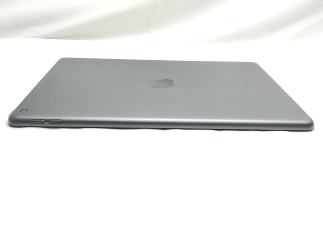 【中古】Apple 【Wi-Fi】 iPad（第8世代/2020） 128GB スペースグレイ MYLD2J/A【秋葉3号】保証期間１ヶ月【ランクC】_4