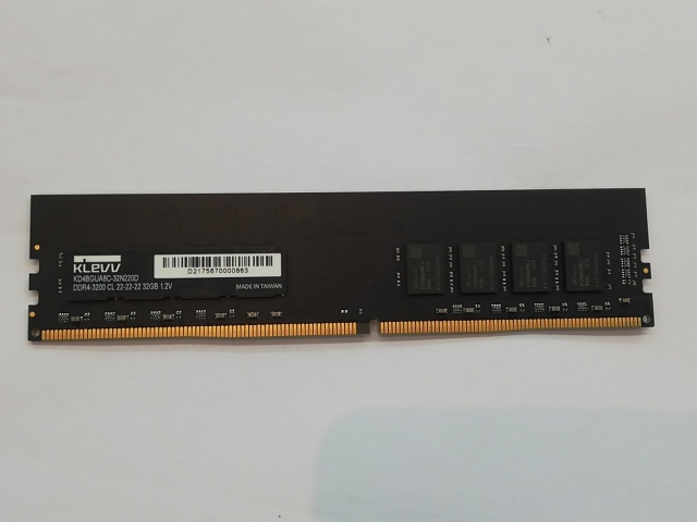 【中古】DDR4 32GB PC4-25600(DDR4-3200)【デスクトップPC用】 【秋葉3号】保証期間１週間