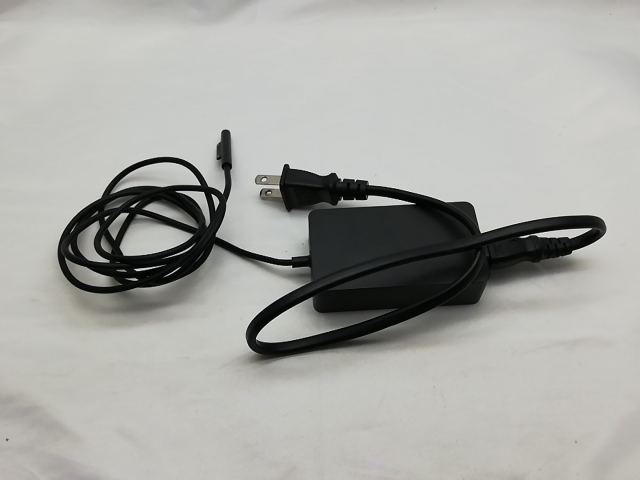 【中古】Microsoft Surface Laptop Studio 【i5 11300H 16G 256G】 TNX-00018【秋葉3号】保証期間１ヶ月【ランクA】