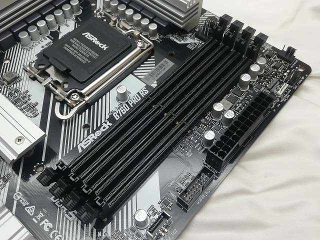 【中古】ASRock B760 Pro RS B760(DDR5)/LGA1700/ATX【秋葉3号】保証期間１週間_4