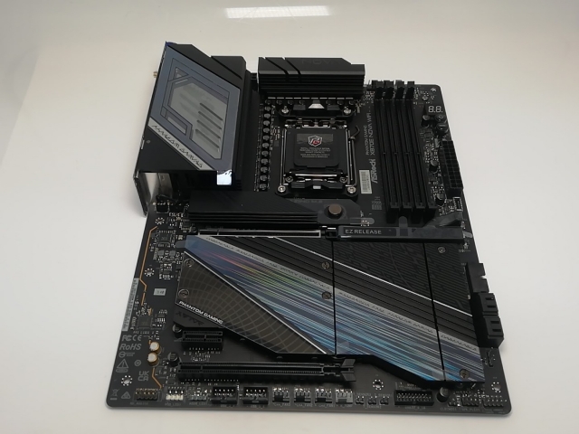 【中古】ASRock X870E Nova WiFi X870E/AM5/ATX【秋葉3号】保証期間１週間