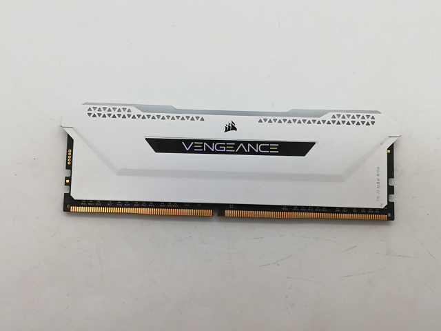 【中古】DDR4 16GB PC4-25600(DDR4-3200)【デスクトップPC用】【秋葉2号】保証期間１週間