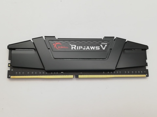 【中古】DDR4 16GB PC4-28800(DDR4-3600)【デスクトップPC用】【秋葉2号】保証期間１週間