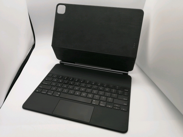 【中古】Apple Magic Keyboard 英語（US） ブラック iPad Pro 12.9インチ（第3/第4/第5/第6世代）用 MJQK3LL/A【秋葉2号】保証期間１週間
