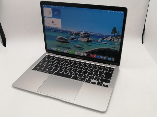 【中古】Apple MacBook Air 13インチ CTO (M1・2020) シルバー Apple M1(CPU:8C/GPU:8C)/16G/2T【秋葉2号】保証期間１ヶ月【ランクB】