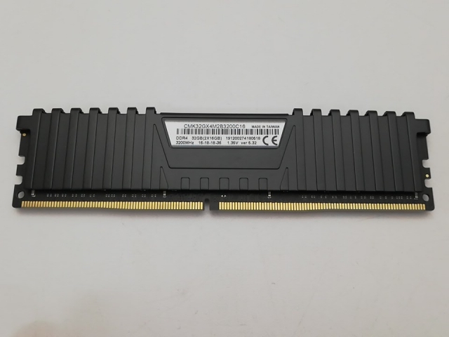 【中古】DDR4 16GB PC4-25600(DDR4-3200)【デスクトップPC用】【秋葉2号】保証期間１週間