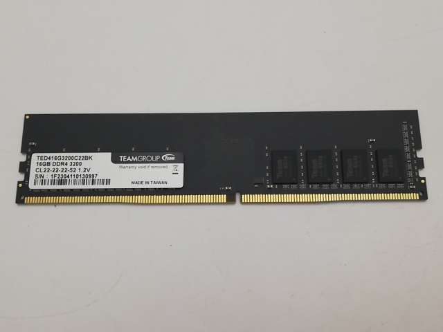 【中古】DDR4 16GB PC4-25600(DDR4-3200)【デスクトップPC用】【秋葉2号】保証期間１週間