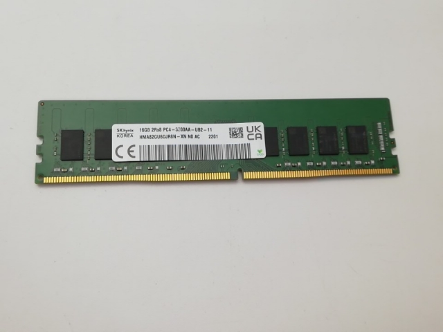 【中古】DDR4 16GB PC4-25600(DDR4-3200)【デスクトップPC用】【秋葉2号】保証期間１週間