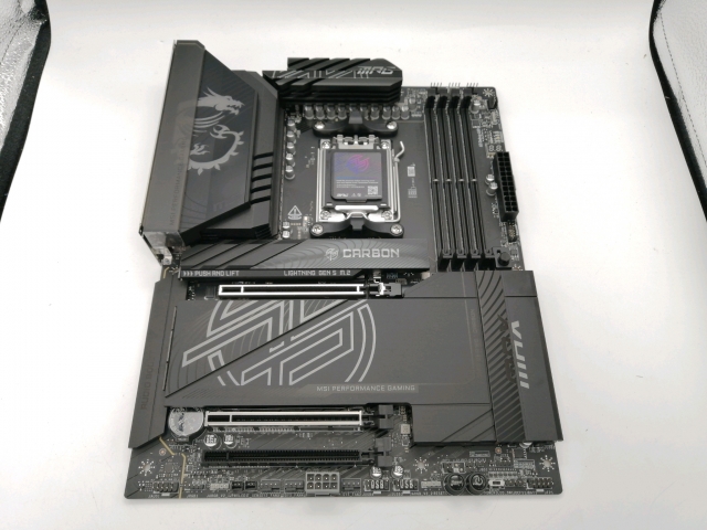 【中古】MSI MPG X870E CARBON MAX WIFI X870E/AM5/ATX【秋葉2号】保証期間１週間