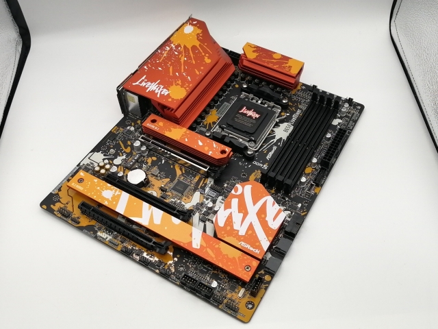 【中古】ASRock B650 LiveMixer B650/AM5/ATX【秋葉2号】保証期間１週間